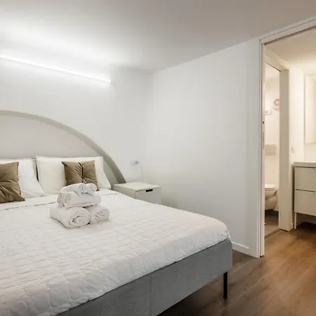 Апартаменты Comfy And On The Navigli River By Eayslife Милан